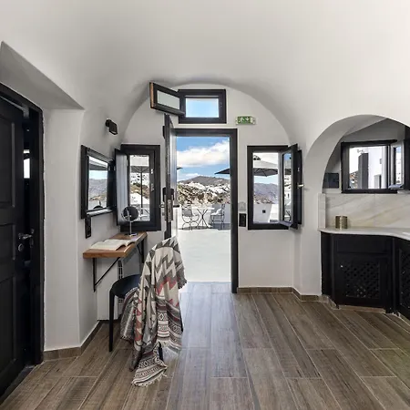 Pearl Of Caldera - Boutique By Pearl Collection 4*