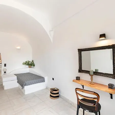 Pearl Of Caldera - Boutique By Pearl Collection Oia