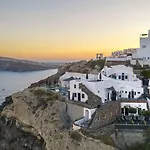 Pearl Of Caldera - Boutique By Pearl Collection Ía