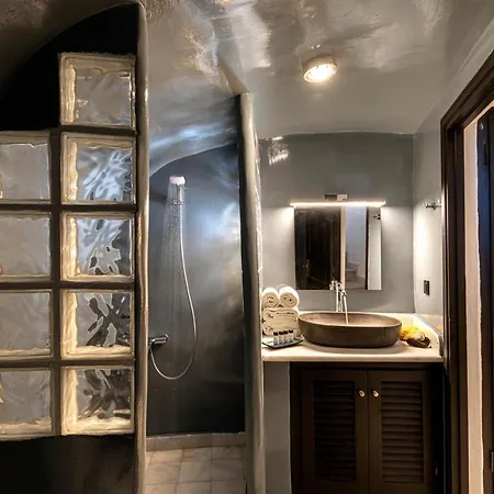 Pearl Of Caldera - Boutique By Pearl Collection