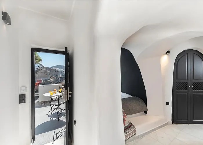 Pearl Of Caldera - Boutique By Pearl Collection