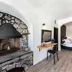 Pearl Of Caldera - Boutique By Pearl Collection 4*